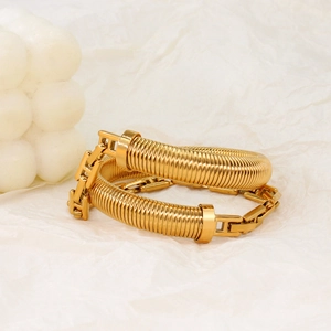 18K gold-plated stainless steel snake chain bracelet with H-shaped clasp and screw texture