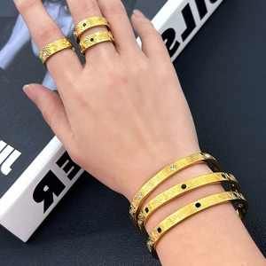 Anello E Bracciale In Acciaio Inossidabile Vintage Con Motivo A Volute In Zirconia Placcato Oro Donna Uomo Gioielli Moda