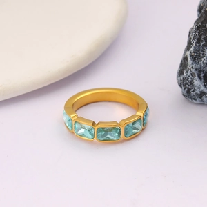 Anello in acciaio inossidabile placcato oro 18K con cinque pietre turchesi rettangolari azzurre