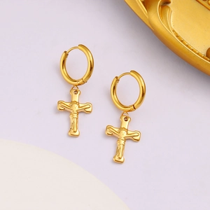 Elegantes pendientes de aro en acero inoxidable dorado con cruz para estilo hip-hop