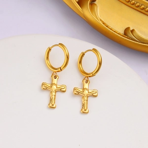 Elegantes pendientes de cruz en acero inoxidable chapado en oro de 18K con cierre de aro