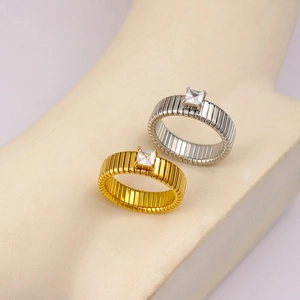 Ins luxury 18K gold plated titanium steel ring with zircon and ribbed texture pattern