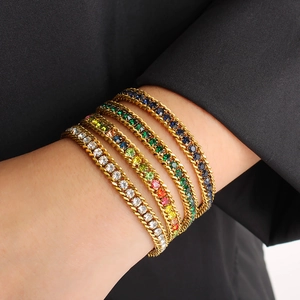 Bracelets élégants en acier inoxydable plaqué or 18K avec zircons colorés tressés