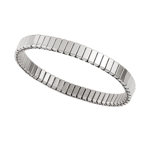 Bracelet extensible en acier inoxydable argenté poli pour montre de femme