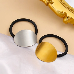Chouchou en Métal Ovale en Acier Inoxydable pour Femmes Minimaliste Brossé Support de Queue de Cheval Corde à Cheveux