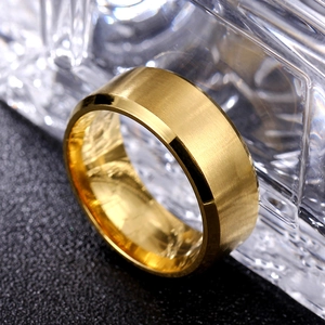Anello da Uomo Minimalista in Rame Opaco Spazzolato con Bordo Smussato Lucido Gioielli di Moda di Alta Qualità Oro Argento