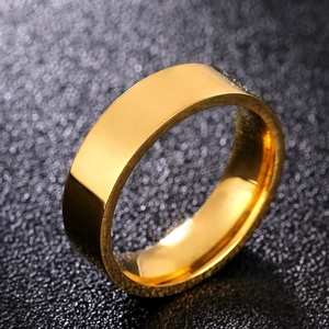 Polierter 6mm vergoldeter Titanstahlring mit minimalistischem gebürstetem Metallfinish