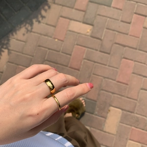 Set di anelli minimalisti in acciaio inossidabile placcato oro 18K con fasce larghe