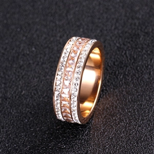 Bague en Acier Inoxydable 316 Or Rose à Trois Rangs Avec Zircone Taille Princesse Carrée Pour Femme