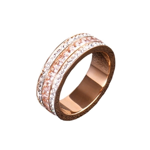 Bague en acier titane or rose avec trois rangées de strass au style minimaliste