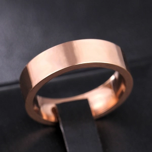 Polierter 18K Roségold-beschichteter 6mm Edelstahlring mit glänzender Spiegeloberfläche