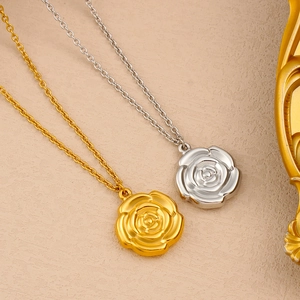 18K Vergoldete Edelstahl Rose Blume Anhänger Halskette Elegante 3D Florale Schlüsselbeinkette Schmuck Für Damen Geschenk