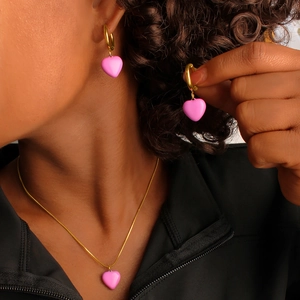 Chic jewelry set featuring pink 3D heart earrings and matching pendant necklace for women