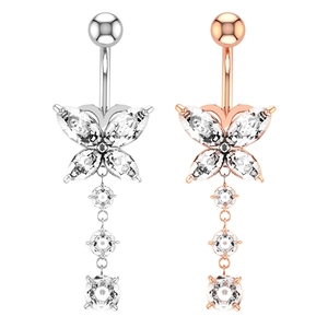 Vista detallada de piercings de ombligo de mariposa con circonitas en plata y oro rosa