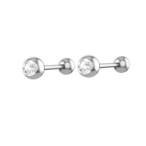 Détail de boucles d'oreilles en acier inoxydable avec zircon rond et fermoir à vis