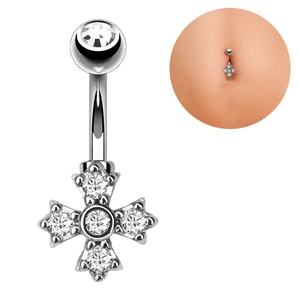 Detailansicht von silbernem Kreuz-Bauchnabelpiercing mit funkelnden Zirkon-Steinen