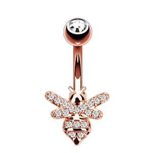 Detailansicht eines roségoldenen Bienen-Bauchnabelpiercings mit funkelndem Zirkonia-Besatz