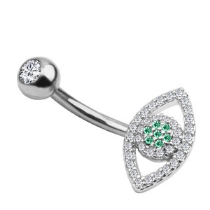 Detail von Evil Eye Bauchnabelpiercing mit grünem Edelstein und weißen Kristallen
