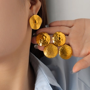 Retro 18K gold plated titanium steel stud earrings set featuring geometric hammered textures