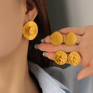 Retro 18K gold plated titanium steel geometric round earrings for women in vintage style