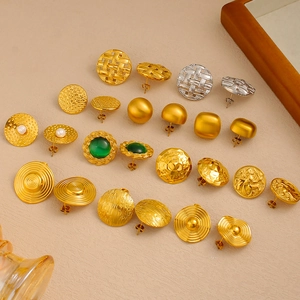 Retro geometric stainless steel stud earrings set with vintage zircon and embossed designs