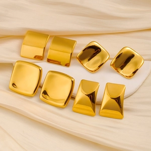 Gepolijste gouden geometrische oorknoppen set met vierkante en rechthoekige vormen