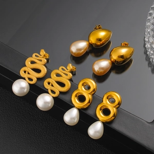 Trois paires de boucles d'oreilles en acier doré 18K en forme de C avec perles élégantes