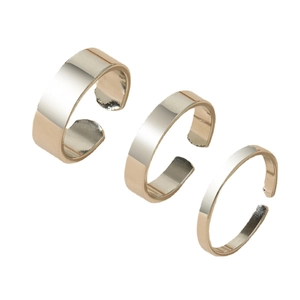Dreiteiliges Set polierter C-förmiger offener Ringe in Silber und Gold im minimalistischen Stil