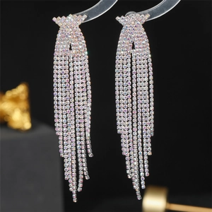 Orecchini lunghi a nappa di lusso per donna con strass AB scintillanti e un design geometrico