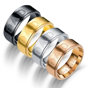 Detailansicht gebürsteter Titanringe DAD in Schwarz, Gold, Silber und Roségold-Finish