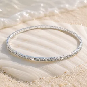 Détail du bracelet de cheville élastique de 0,3 cm avec strass en cristal étincelants