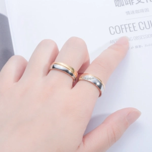 Bagues trinity en acier inoxydable bicolore avec pierres en zircon pour les couples