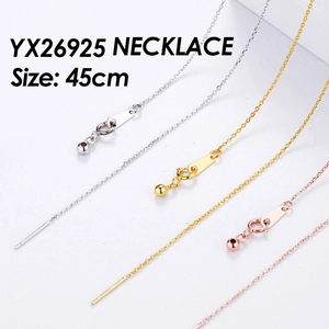 Trois colliers réglables en acier inoxydable de 45cm en finitions or argent et rose