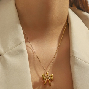 Gold Plated Stainless Steel Bow Knot Pendant Necklace For Women Tarnish Resistant Dainty Commuter Jewelry Gift Fashionable Necklace