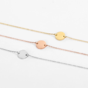 Minimalistisches Armband aus Edelstahl mit Rundanhänger in Gold, Roségold und Silber
