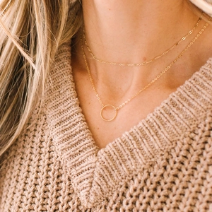 Moderner Edelstahl Lagen Halskette Für Damen Gehämmerter Runder Anhänger Doppelkette Minimalistisch Gold Silber Schmuck Geschenk