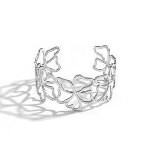 Eleganter silberner Kleeblatt-Armreif aus Edelstahl mit offenem Hohlring-Design