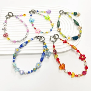 Bijou de Téléphone à Perles Colorées Fait à la Main Dragonne pour Femme Accessoires de Sac Motif Cœur Fleur Étoile Perles en Acrylique et Verre Cadeau Bijoux