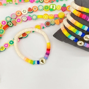 Ensemble de bracelets en perles Heishi arc-en-ciel fait main avec breloque étoile d'or