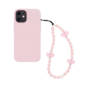 Coque de téléphone en silicone rose mat avec dragonne en perles acryliques en cœur