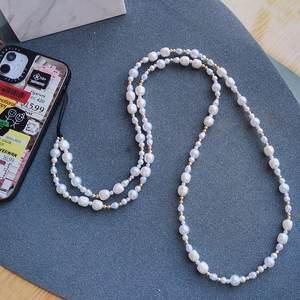Élégante Dragonne de Téléphone en Künstliche Perles Baroques en Acrylique Künstliche Perles en Métal Doré Longue Chaîne de Téléphone Anti-Perte Femme