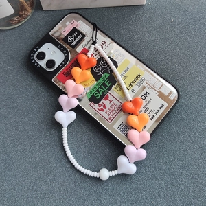 Bijou de téléphone avec perles en forme de cœur dégradé et perles blanches chic