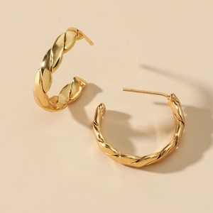 Orecchini a cerchio a C intrecciati placcati in oro 18K dallo stile vintage e minimalista
