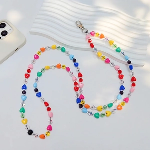 Cordon de téléphone perlé avec coeurs colorés, perles de cristal et fermoir argenté