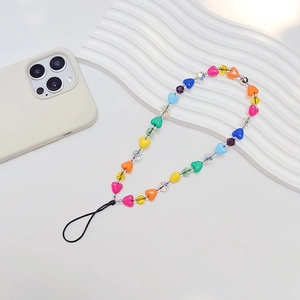 Dragonne de téléphone faite main avec perles en cœur colorées et cristaux pour femmes