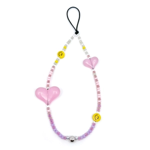 Dragonne de téléphone en perles arc-en-ciel avec cœurs roses et perles acryliques