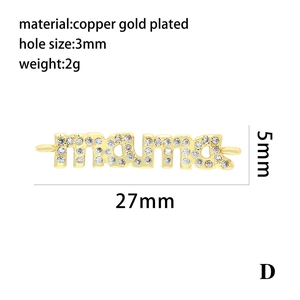 Détail du connecteur de lettres MAMA plaqué or 18 carats avec micro-oxydes de zirconium
