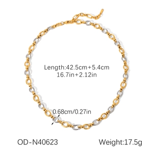 Detailopname van de goud-zilveren ovale schakelketting met afmetingen en specificaties