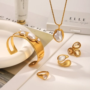 Vintage Stainless Steel Heart Mother Of Artificial Pearl Ring With Faux Artificial Pearl Pendant Necklace Bangle Set Fashion Jewelry For Women