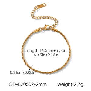 Detail of 18K gold stainless steel twist chain bracelet with size measurements and clasp